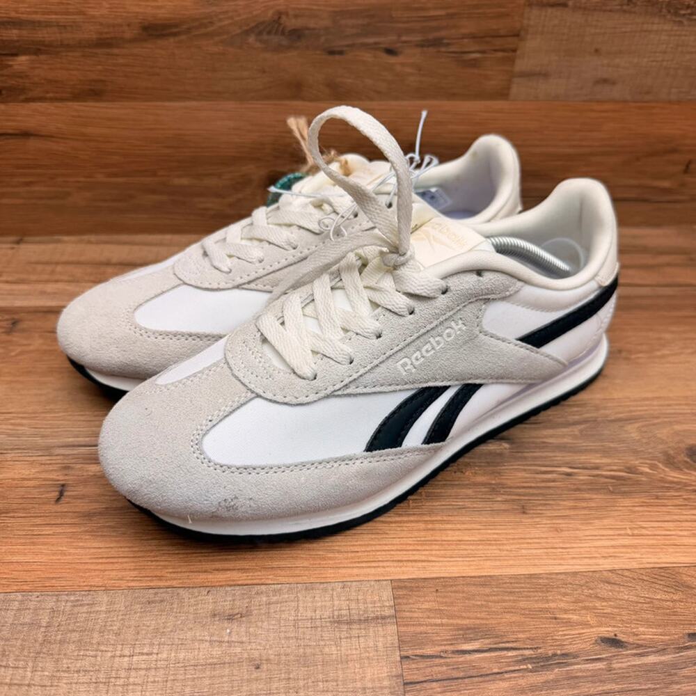 Reebok Classic Womens Size 7.5 White Suede Retro Runner Sneakers Black Stripe